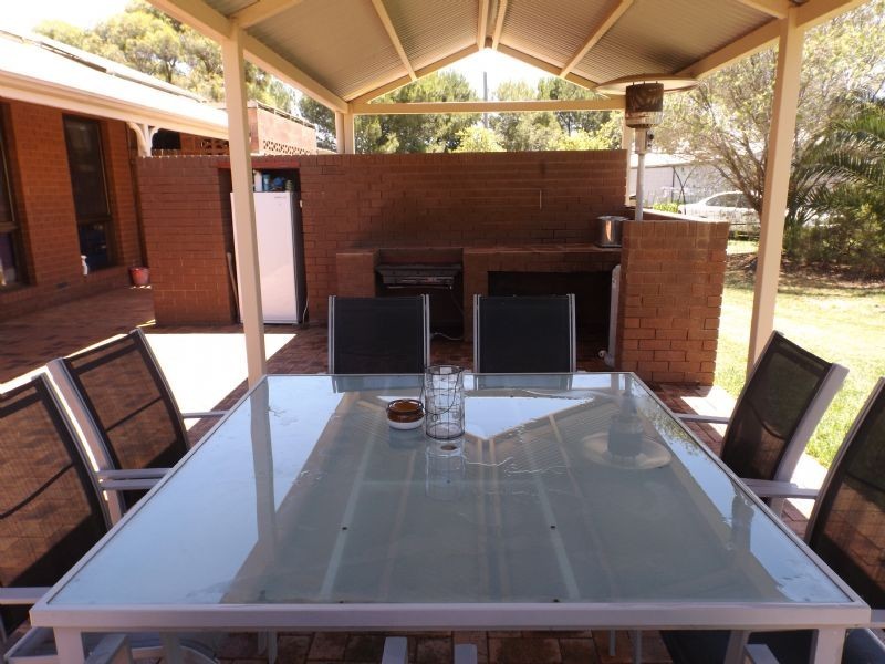 225 Spring Drive, Corowa NSW 2646