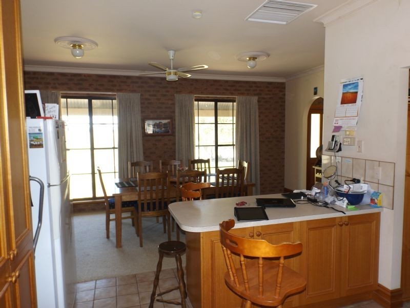 225 Spring Drive, Corowa NSW 2646