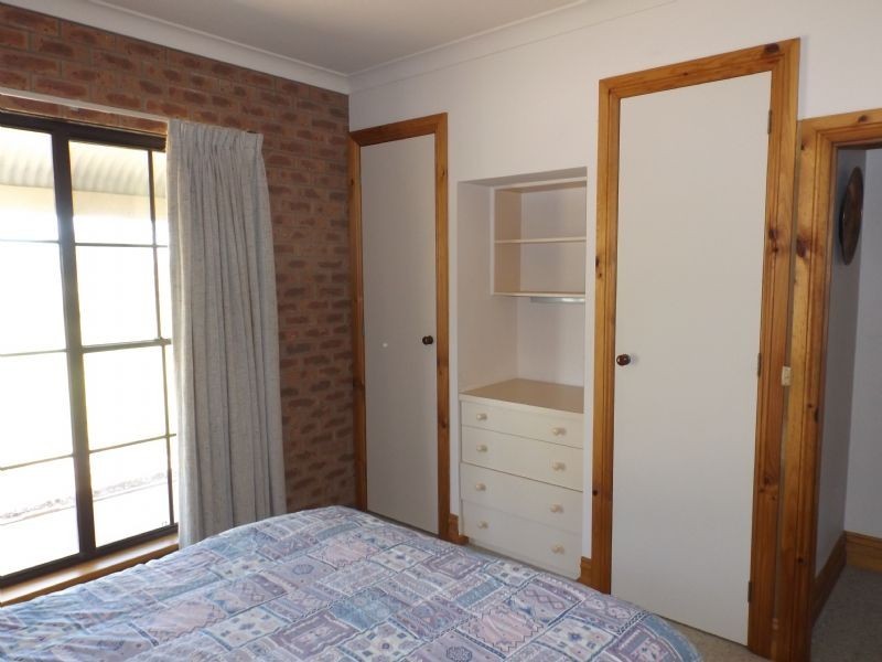 225 Spring Drive, Corowa NSW 2646