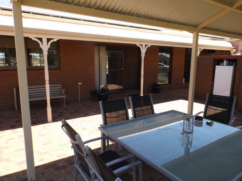 225 Spring Drive, Corowa NSW 2646