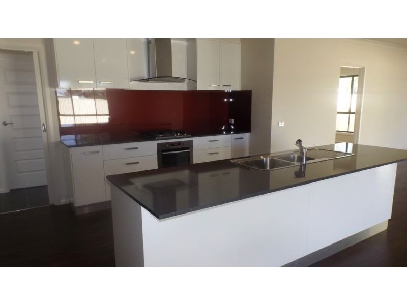 4 Ash Avenue, Corowa NSW 2646