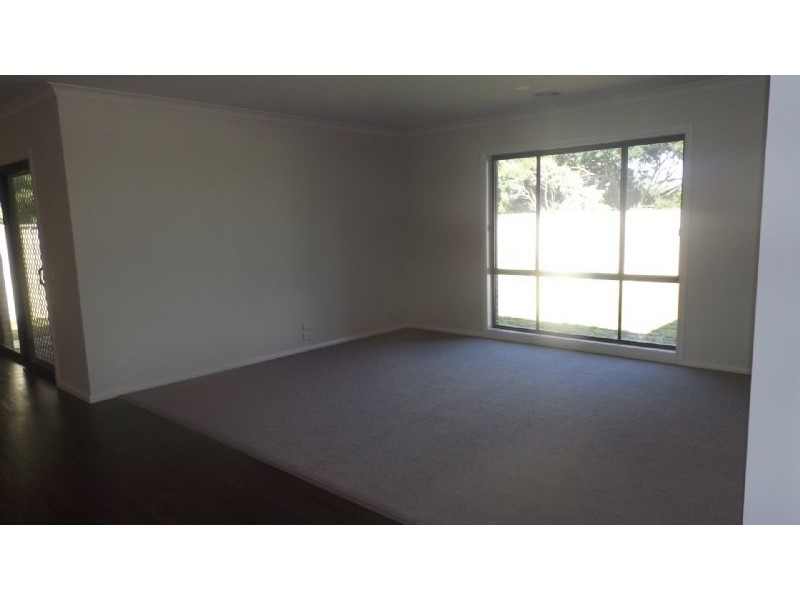 4 Ash Avenue, Corowa NSW 2646