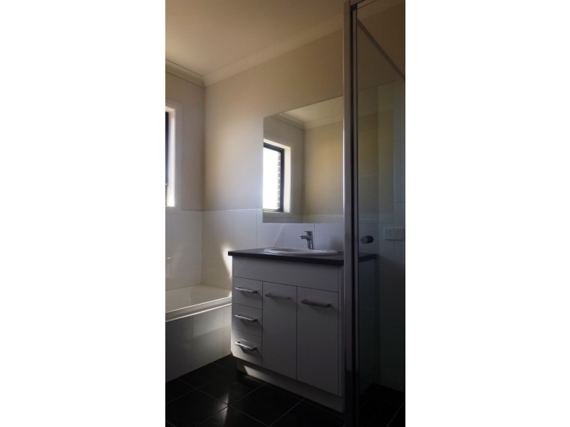 4 Ash Avenue, Corowa NSW 2646