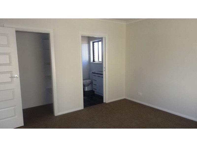 4 Ash Avenue, Corowa NSW 2646