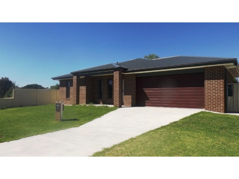 4 Ash Avenue, Corowa NSW 2646