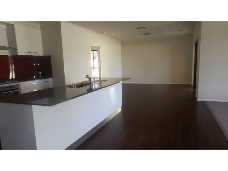 4 Ash Avenue, Corowa NSW 2646