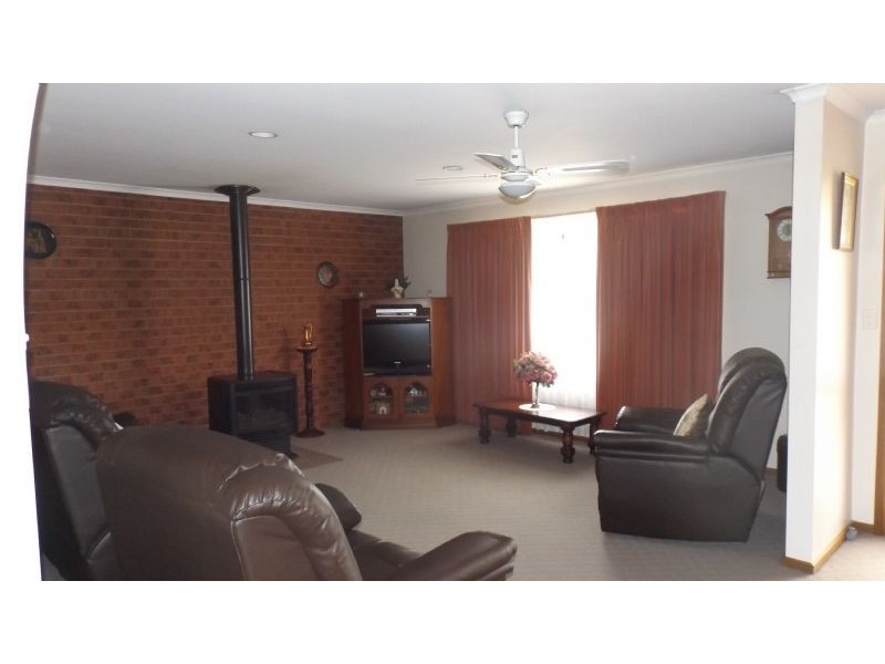 12 Shiraz Crescent, Corowa NSW 2646
