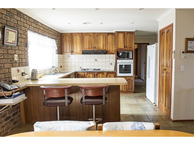 10 Lone Pine Avenue, Corowa NSW 2646