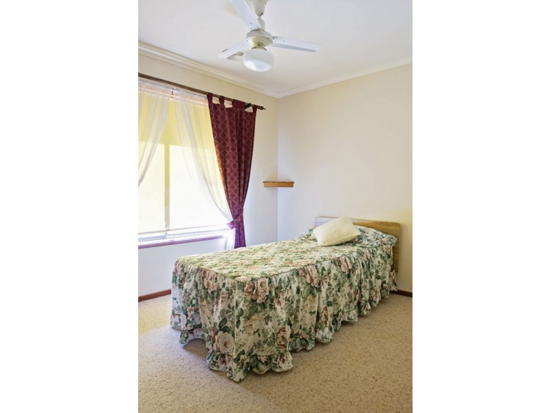 10 Lone Pine Avenue, Corowa NSW 2646