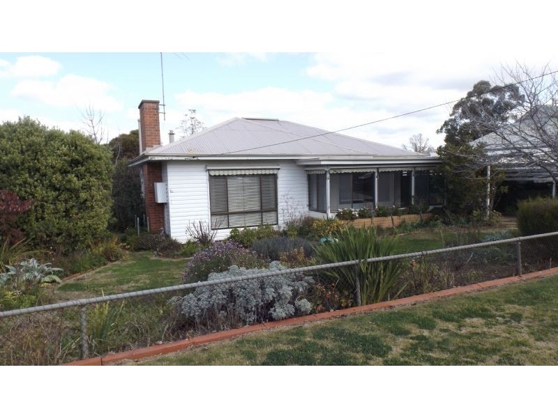 15 Birdwood Street, Corowa NSW 2646