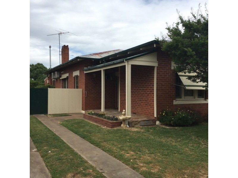32 Albert Street, Corowa NSW 2646