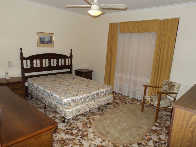 9 Lone Pine Avenue, Corowa NSW 2646