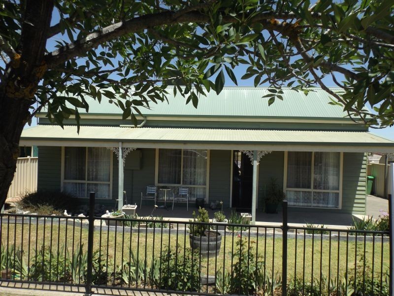 22 Howlong Road, Rutherglen VIC 3685