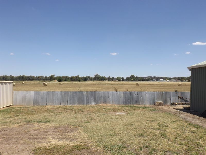 22 Howlong Road, Rutherglen VIC 3685