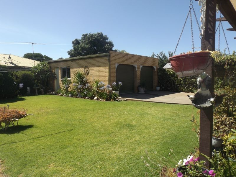 24 Hay Street, Corowa NSW 2646