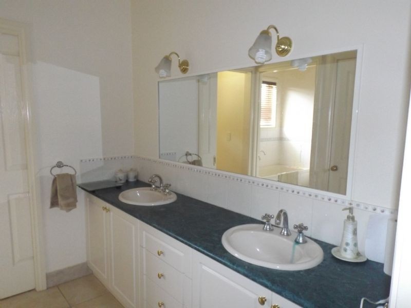 310 Cemetery Road, Corowa NSW 2646