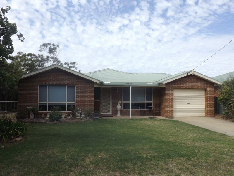 5 Airlie Street, Corowa NSW 2646