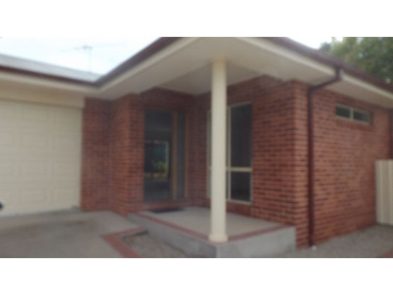 2/25 Albert Street, Corowa NSW 2646