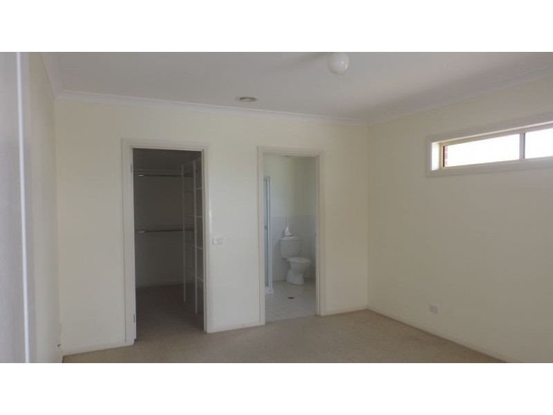 2/25 Albert Street, Corowa NSW 2646