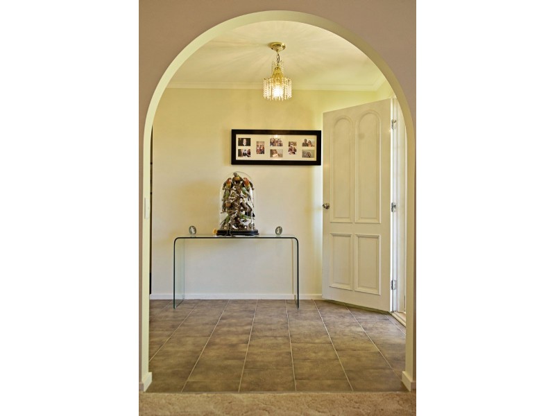 17 Banksia Drive, Corowa NSW 2646