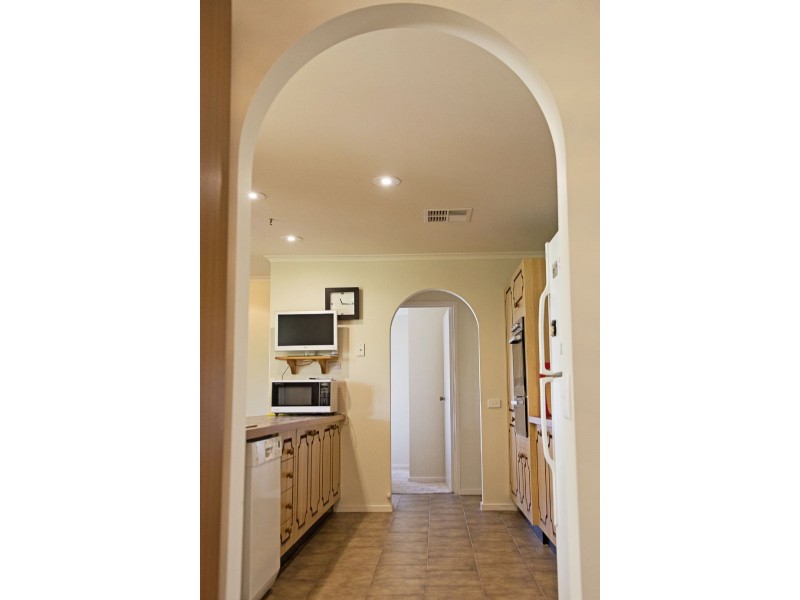 17 Banksia Drive, Corowa NSW 2646