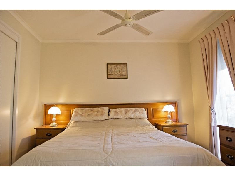 17 Banksia Drive, Corowa NSW 2646