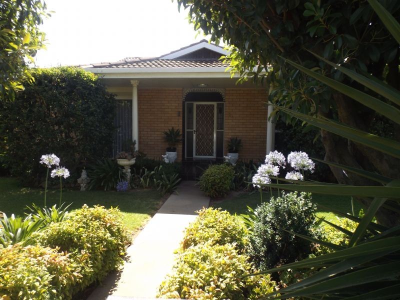 24 Hay Street, Corowa NSW 2646