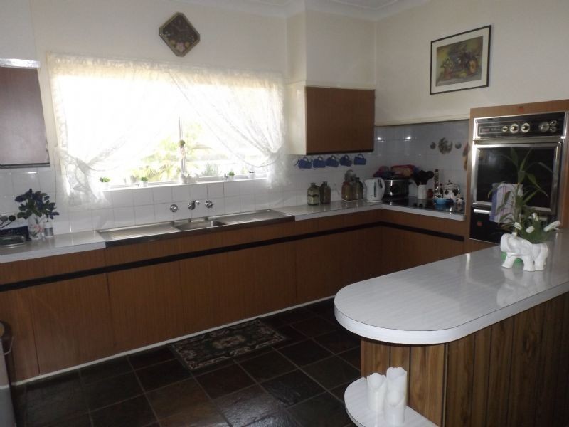 24 Hay Street, Corowa NSW 2646