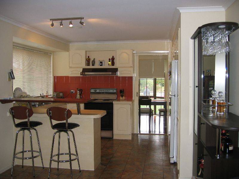 95 Chalcot Drive, Endeavour Hills VIC 3802