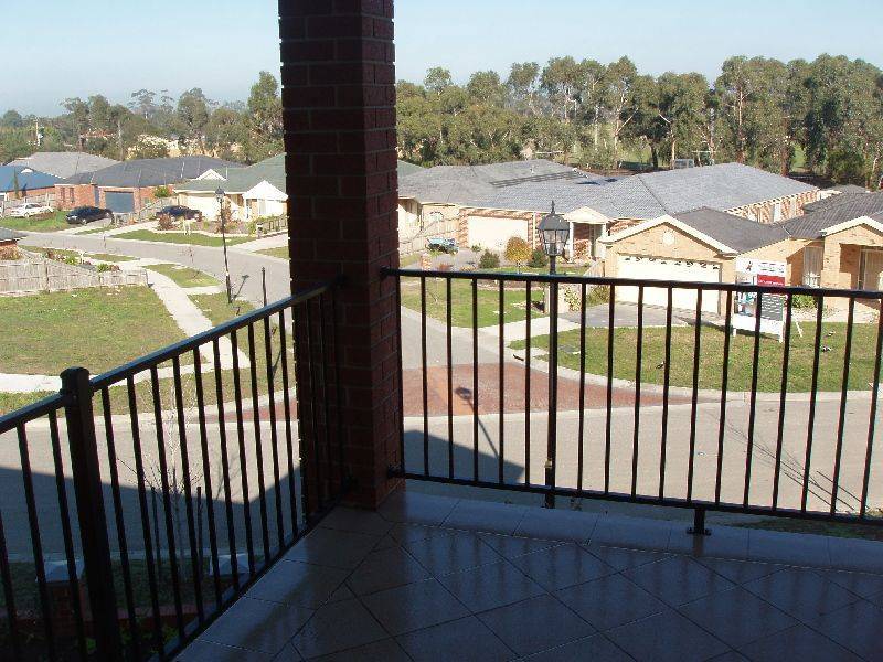 42 Portchester Boulevard, Officer VIC 3809