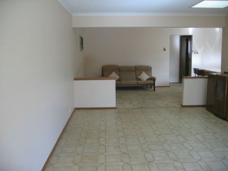 5 James Cook Drive, Endeavour Hills VIC 3802