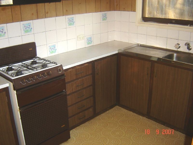 12 Cambridge Drive, Springvale South VIC 3172