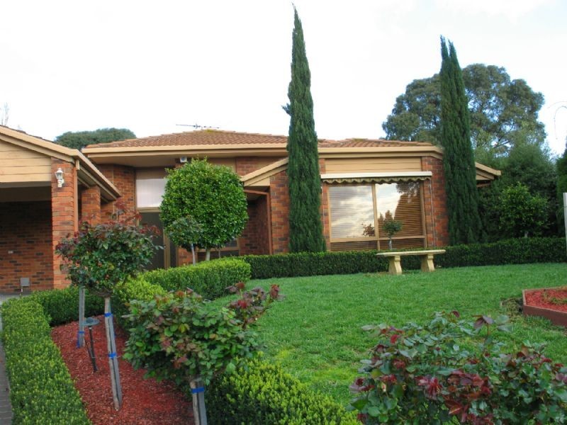 6 Raduett Court, Endeavour Hills VIC 3802