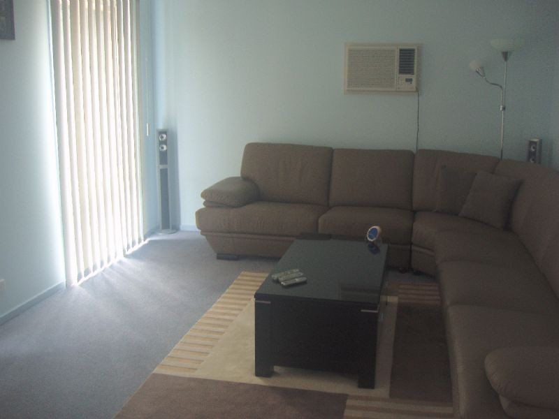 2/4 Edinborough Street, Hallam VIC 3803