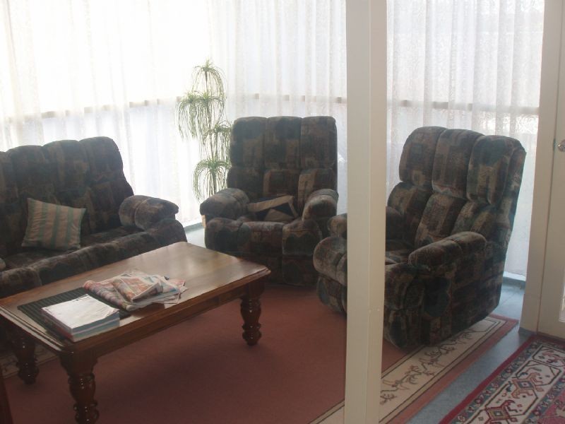 2/4 Edinborough Street, Hallam VIC 3803