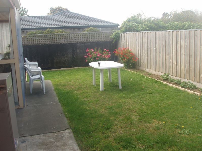 2/4 Edinborough Street, Hallam VIC 3803