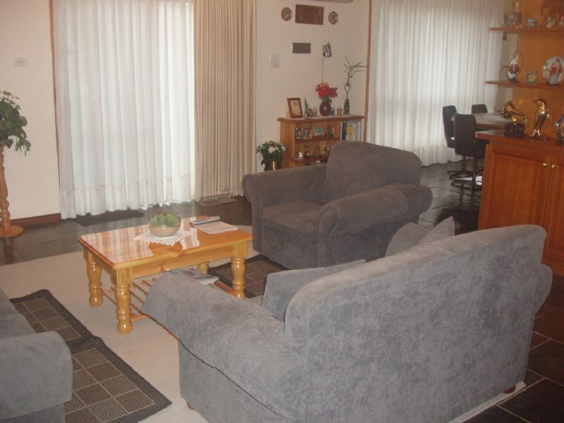 22 Chantell Ave, Endeavour Hills VIC 3802