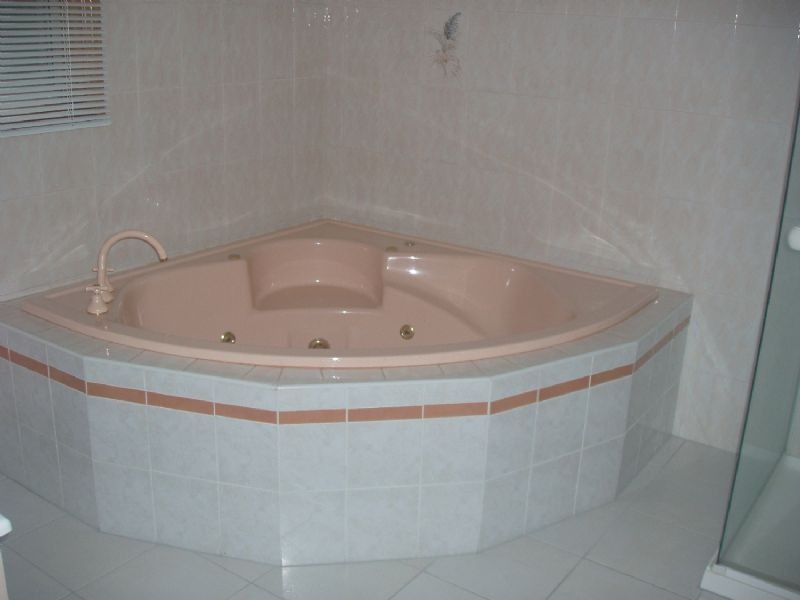 22 Chantell Ave, Endeavour Hills VIC 3802