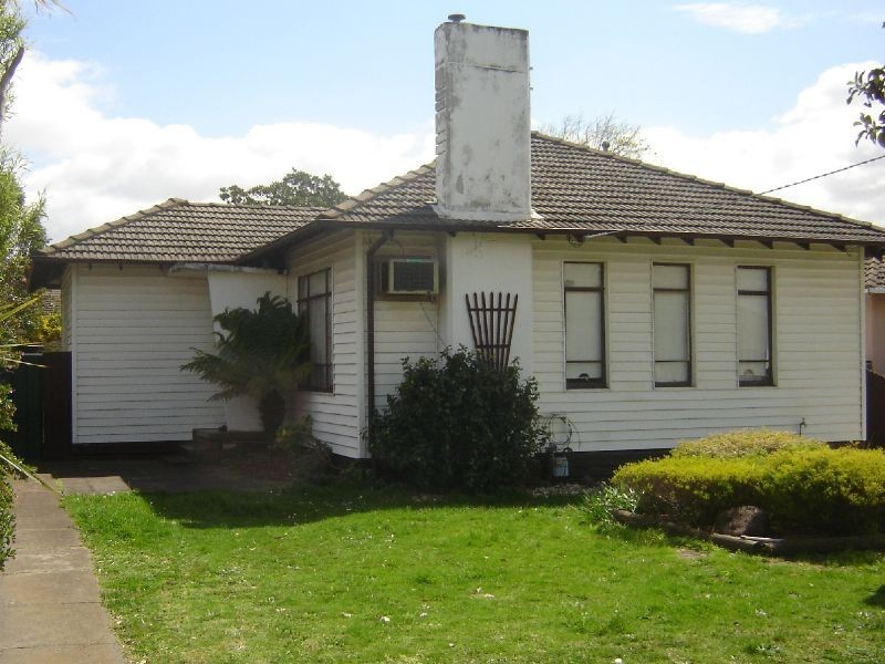 1 Deakin Crescent, Dandenong North VIC 3175