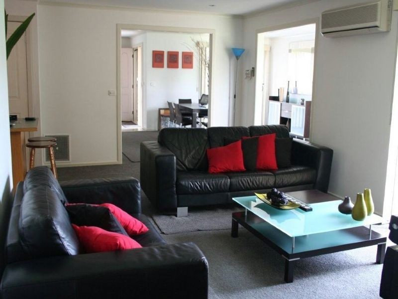 19 Arthur Phillip Drive, Endeavour Hills VIC 3802