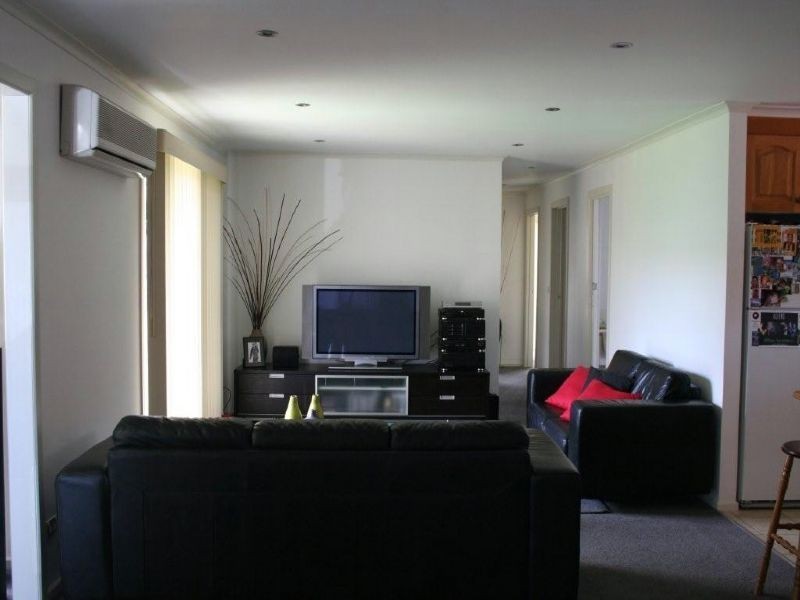 19 Arthur Phillip Drive, Endeavour Hills VIC 3802