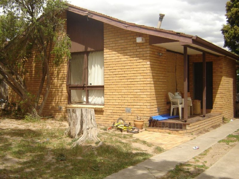 2 Aberdeen Drive, Dandenong North VIC 3175