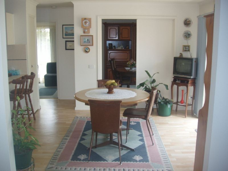 3/8 Monteith Crescent, Endeavour Hills VIC 3802