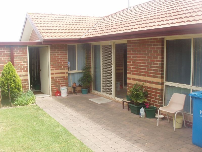 3/8 Monteith Crescent, Endeavour Hills VIC 3802