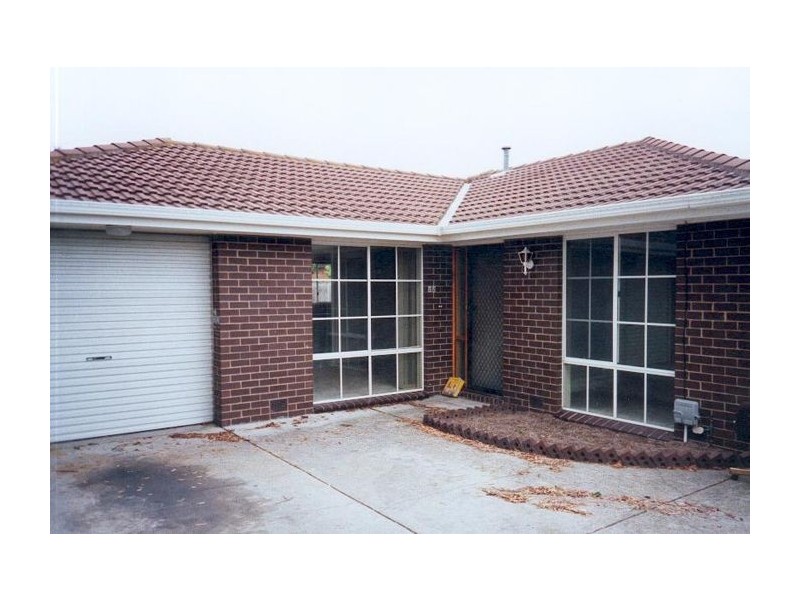 2/2 Lantana Court, Dandenong North VIC 3175