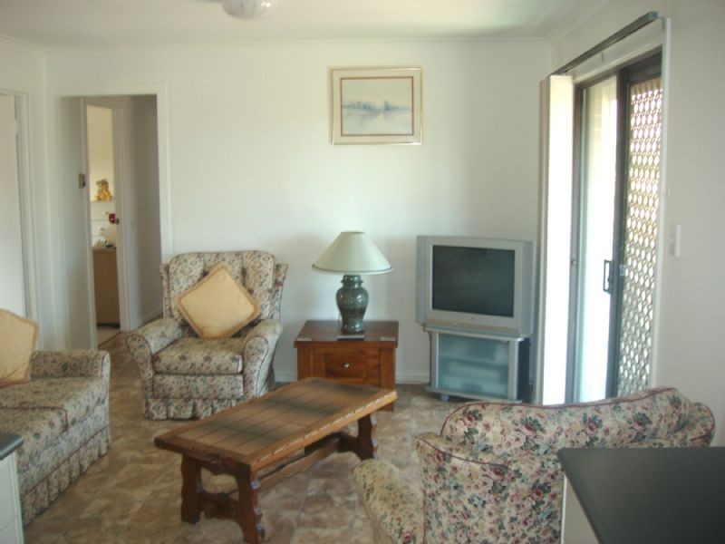 14 Sydney Parkinson Ave, Endeavour Hills VIC 3802