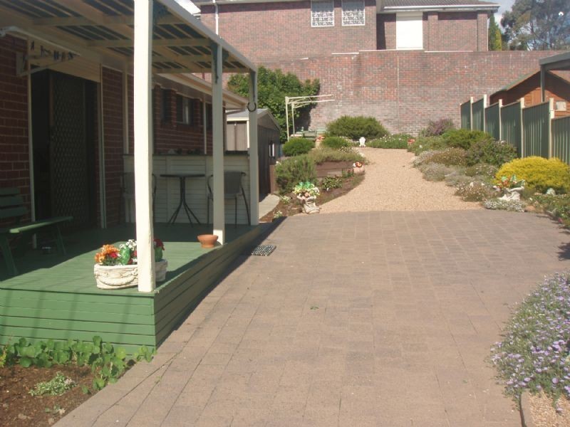 14 Sydney Parkinson Ave, Endeavour Hills VIC 3802