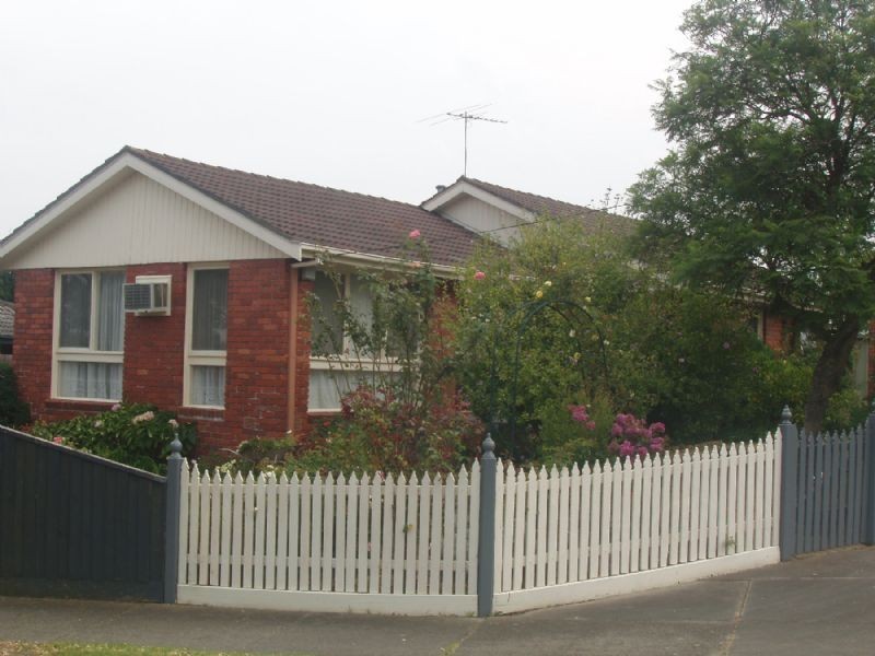 5 Templewood Ave, Noble Park North VIC 3174