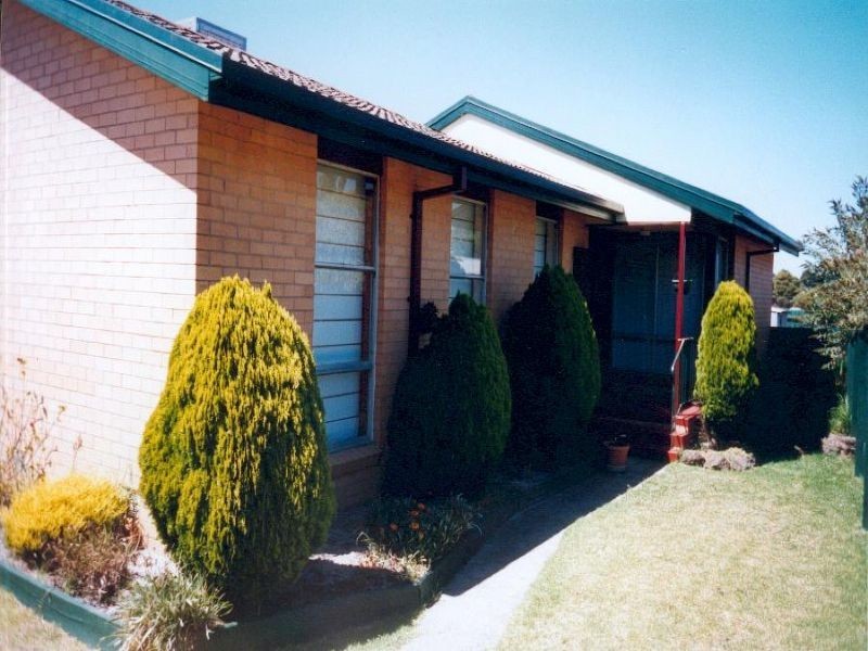 2 Delos Court, Endeavour Hills VIC 3802