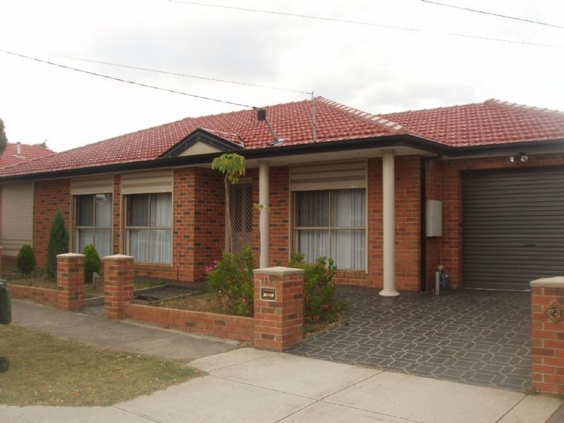 112 Jesson Cres (Cnr Ross St), Dandenong VIC 3175